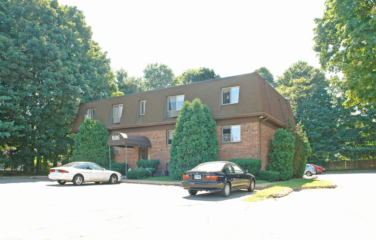 826 Pine St, Bristol, CT 06010 Apartments in Bristol, CT