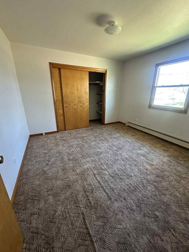 Building Photo - 2 Bedroom Duplex