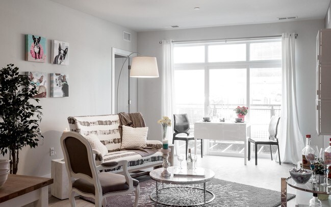 Foto del edificio - 2 bedroom in Highland Park IL 60035
