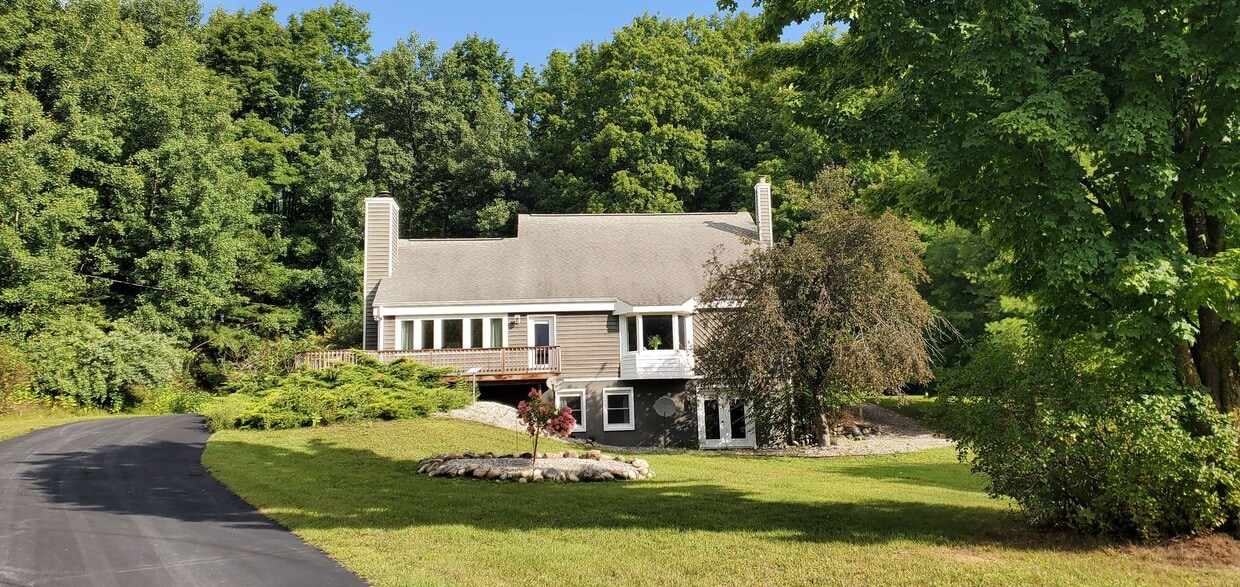Primary Photo - Off-Season Rental | Available 10/15/25 – 5...