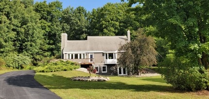 Building Photo - 9099 Merrill Ridge Dr