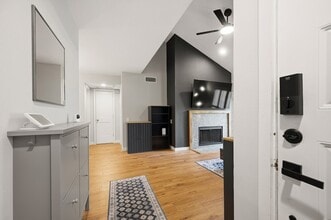 Building Photo - 1860 White Oak Dr