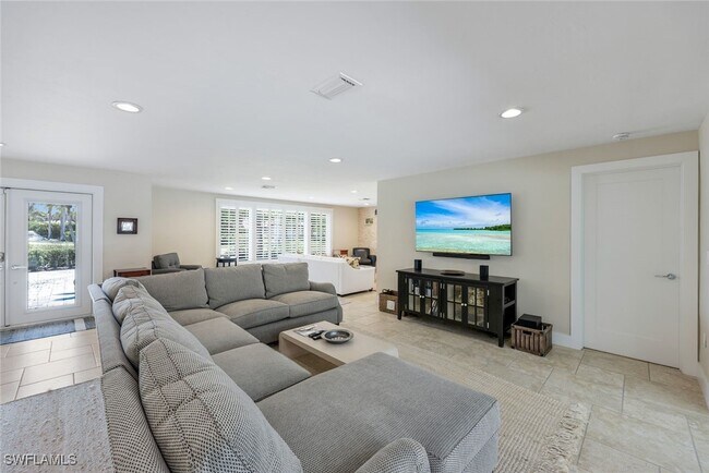 Foto del edificio - 725 Old Trail Dr