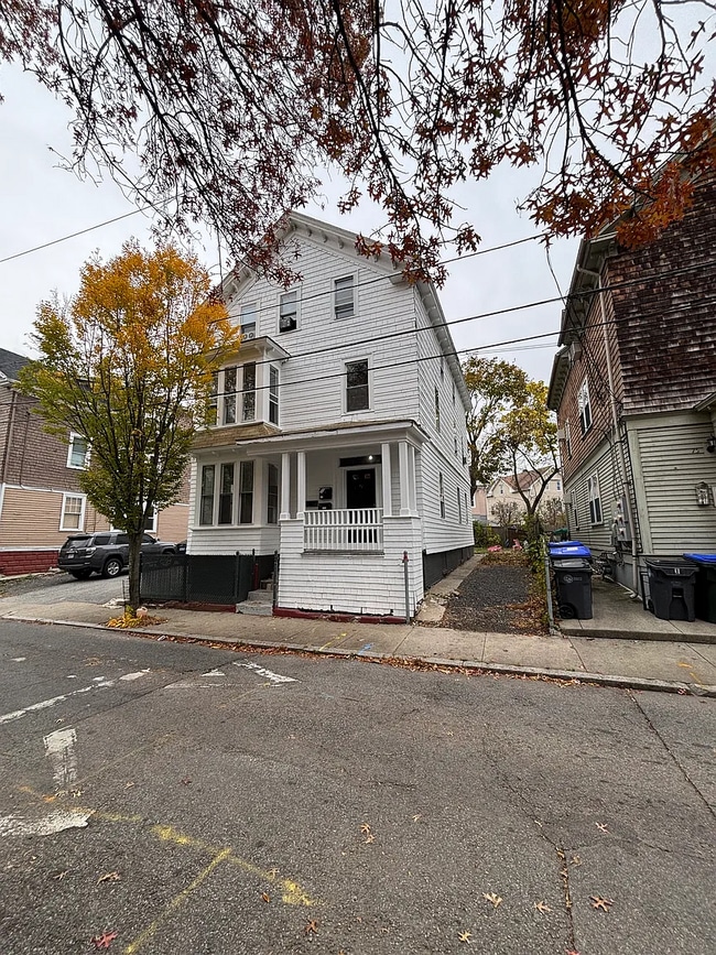 Building Photo - 77 Pekin St