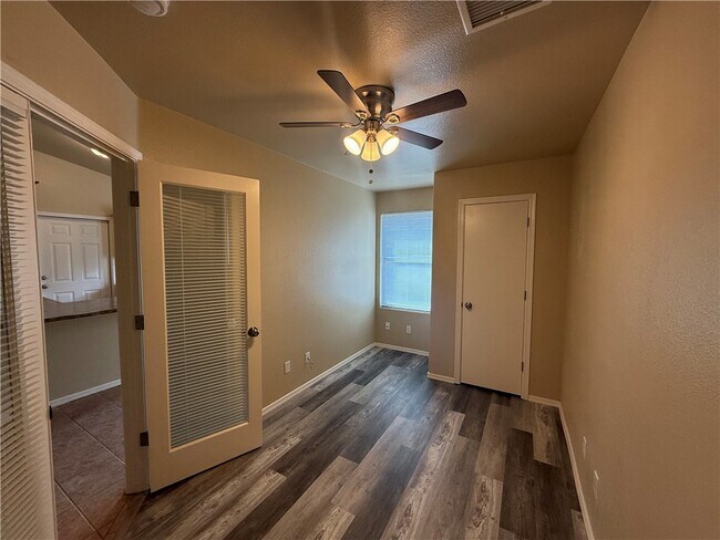 Foto del edificio - 2485 Armour Ave