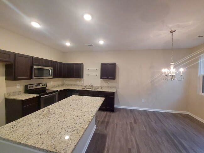 Building Photo - 6346 Mountain Home Way SE