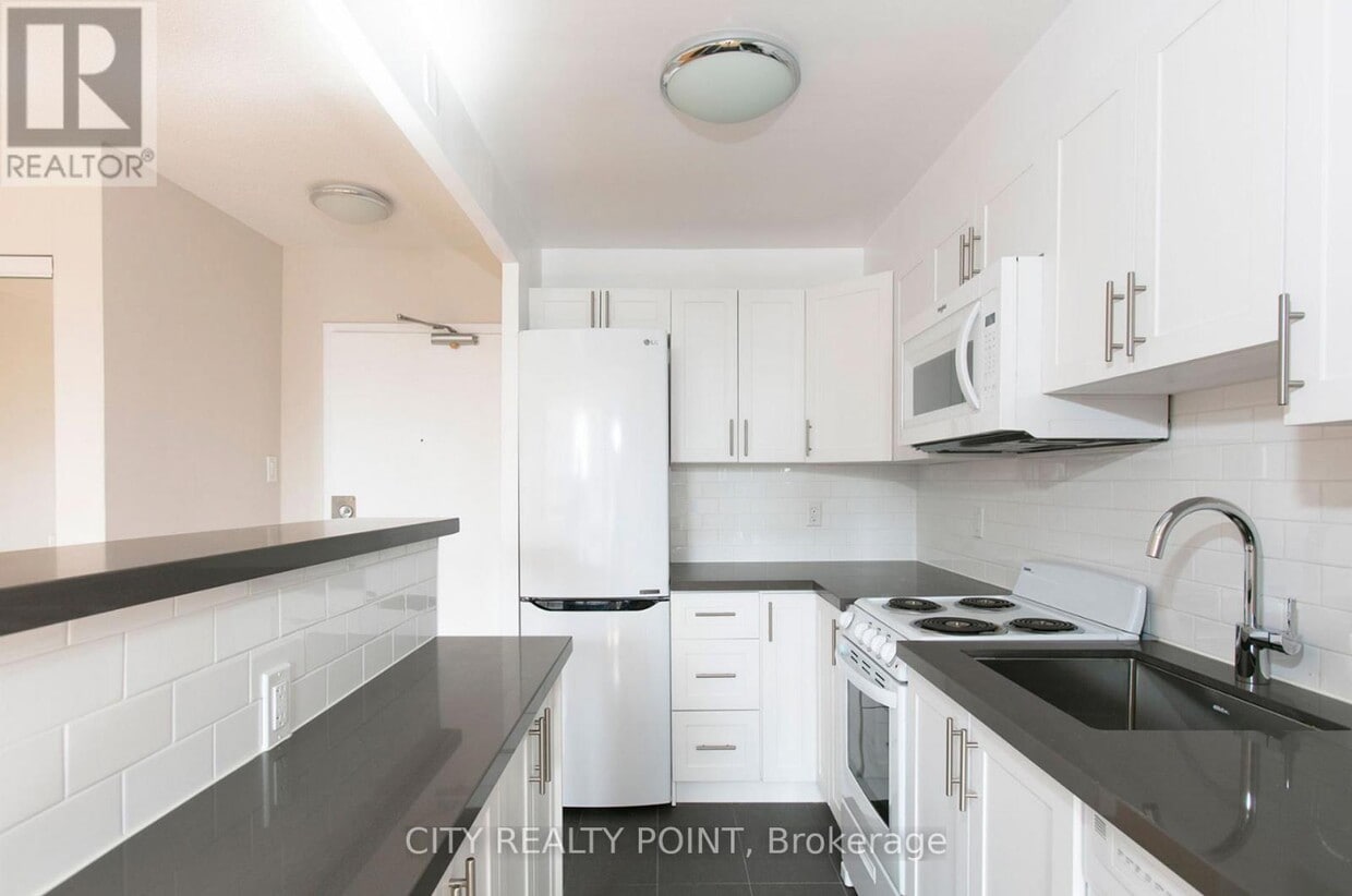 Primary Photo - 1500-1500 Bathurst St
