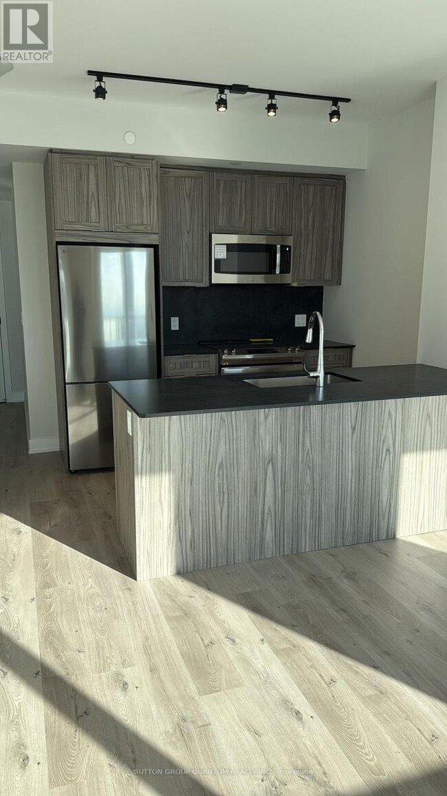 Building Photo - 430 Square One Dr