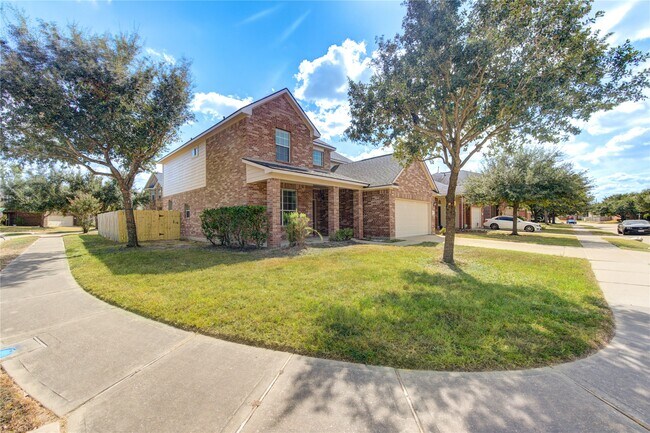 Building Photo - 24615 Lakecrest Bend Dr