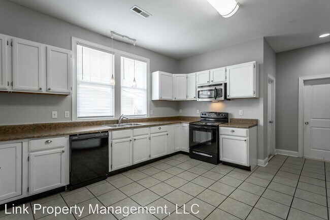 Building Photo - 3 br, 3 bath House - 1819 Oak Street