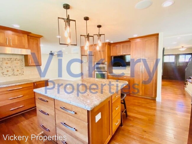 Building Photo - 5 br, 3 bath House - 212 Paseo Del Rio