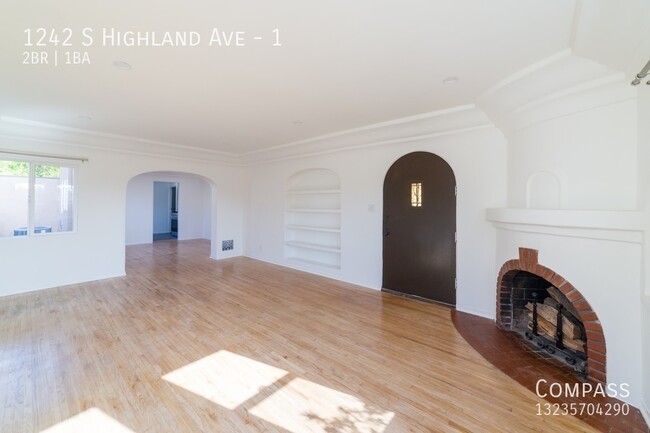 Building Photo - Enchanting Spanish Duplex: 2 Beds, 1 Bath,...