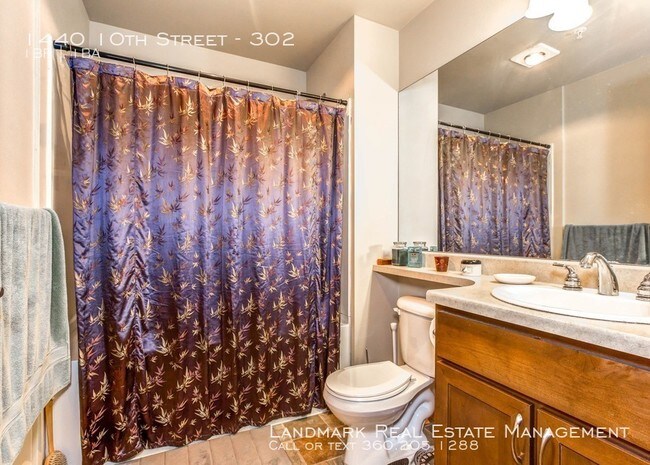 Building Photo - 1 Bedroom, 1 Bath in Beautiful Fairhaven!