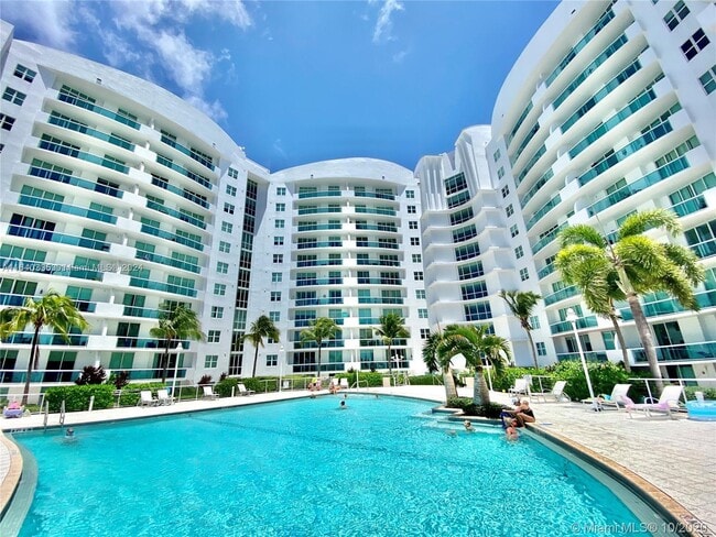 Building Photo - 7900 Harbor Island Dr