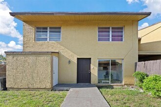Building Photo - 15460 SW 82nd Ln
