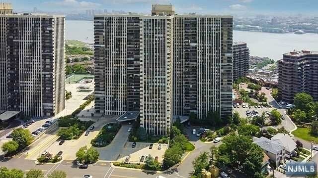 Primary Photo - 200 Winston Dr