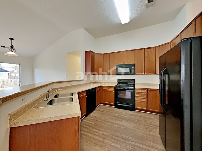 Building Photo - 2336 Hockett Dr