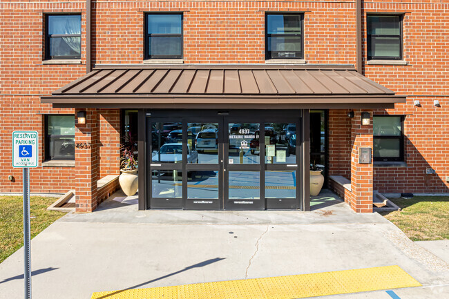 Front Entrance - Metairie Manor