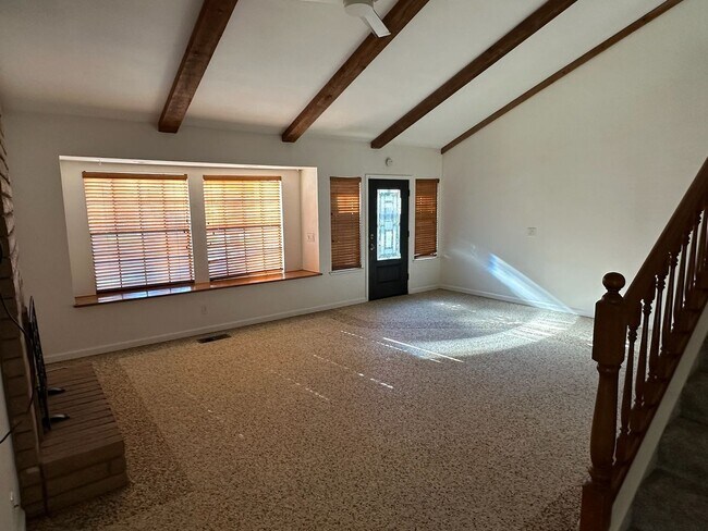 Building Photo - 3745 W. DAMSEN AVE - 2 BEDROOM 2 BATH - VI...