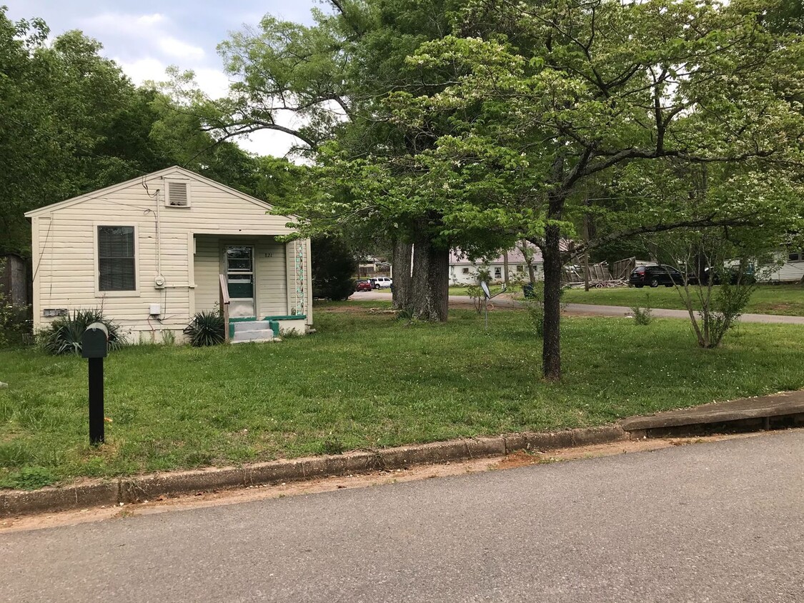821 S Leighton Avenue **MOVE-IN SPECIAL** - 821 S Leighton Avenue  **MOVE-IN SPECIAL**