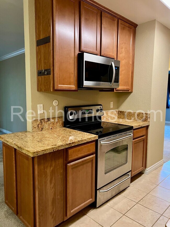 Building Photo - 9929 Azuaga St