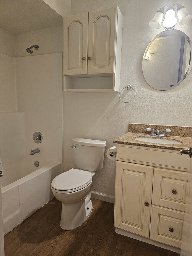 Building Photo - This Charming Home Awaits You!