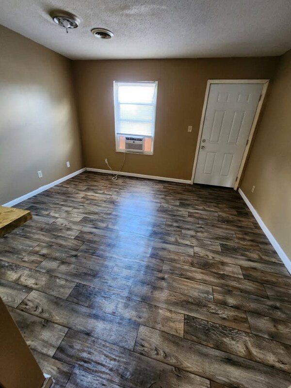 Foto del edificio - 828 Tanner St