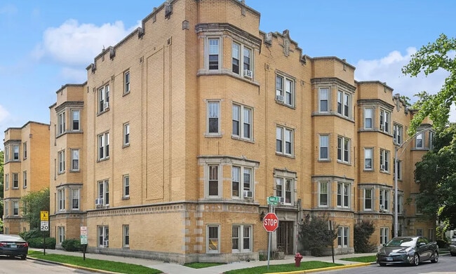 Building Photo - 506 Beloit Ave