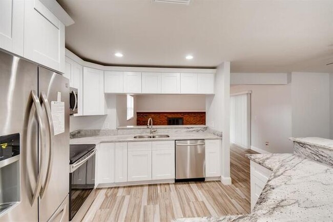 Building Photo - 1930 Blue Heron Way, Palm Harbor, FL, 34683