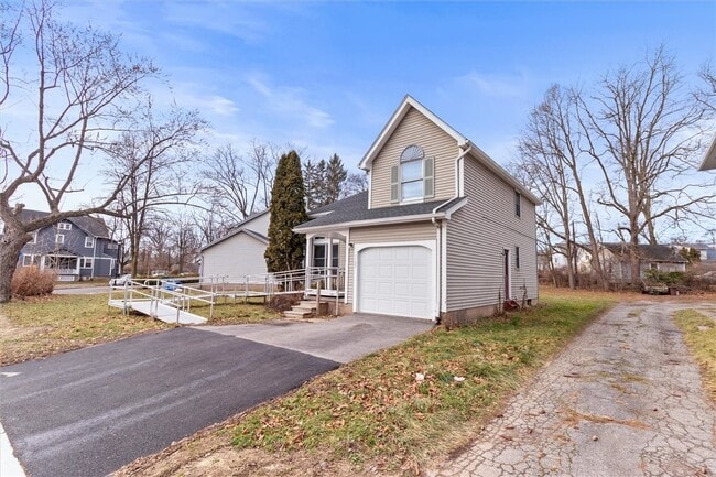 Building Photo - 1157 Genesee St