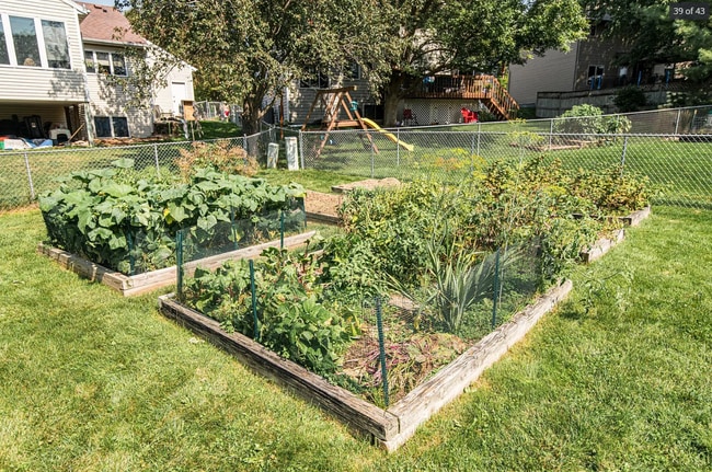 Foto del edificio - 4235 Stoneham Ln NW