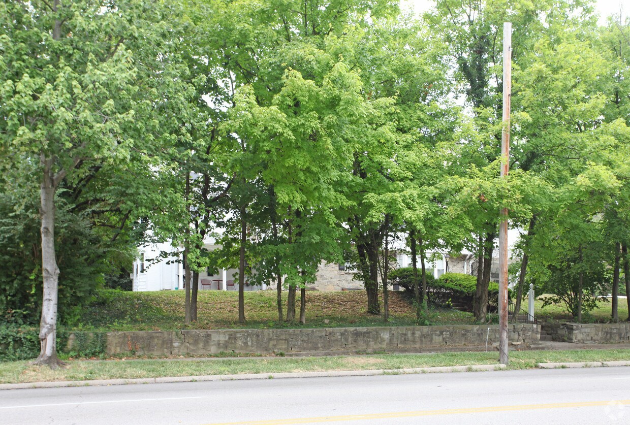 Building Photo - 355 Springfield Pike