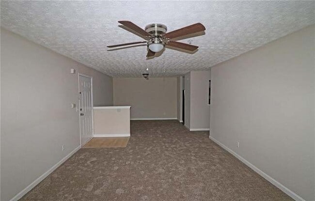 Building Photo - 1303 Fairington Village Dr