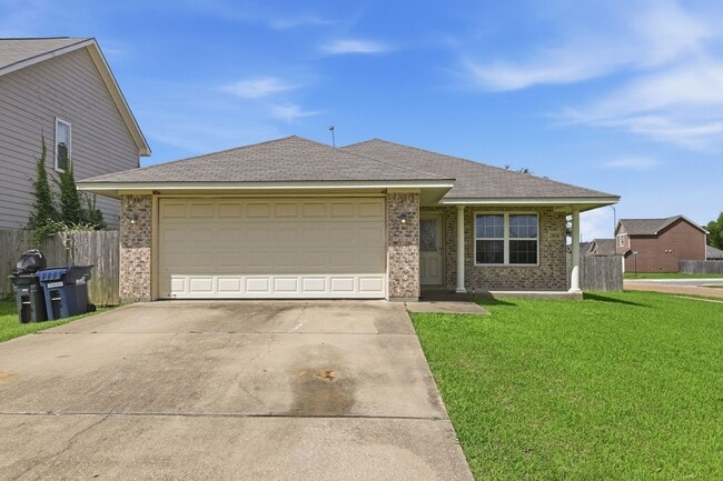 Building Photo - Spacious 3/2 Available for Lease in Bryan/College Station