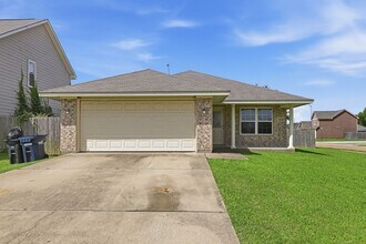 Building Photo - 2484 Horse Shoe Dr