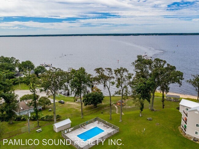 Foto del edificio - 1 br, 2 bath House - 89 Country Club Drive...