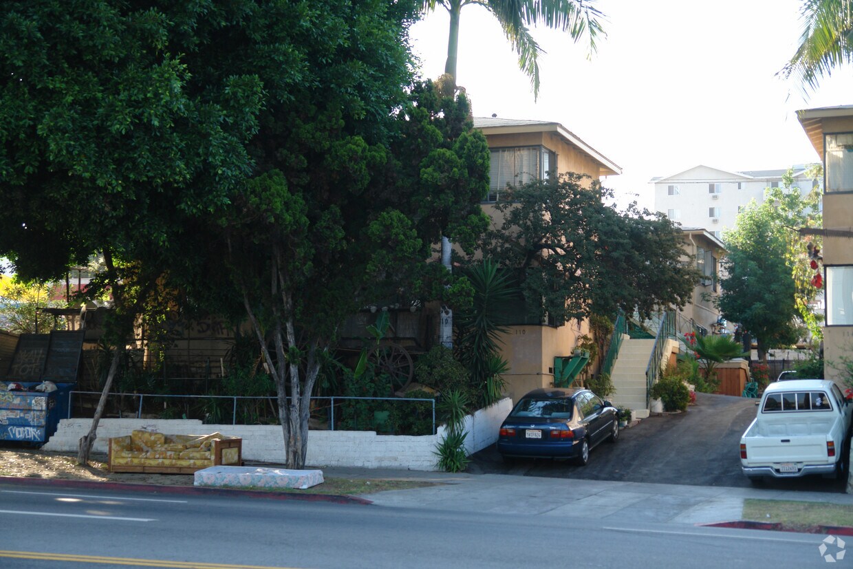 Foto principal - 110 S Rampart Blvd