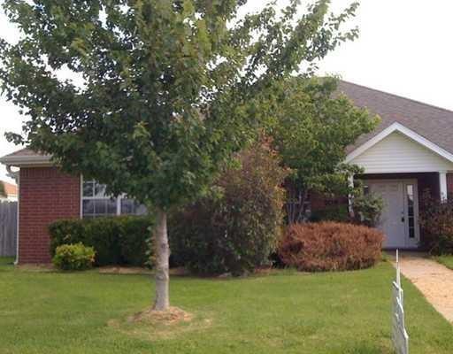 Primary Photo - 708 N Meadowlands Dr