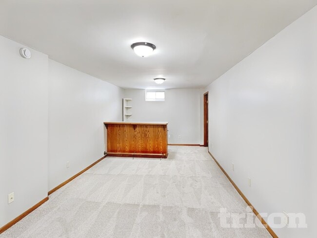 Building Photo - 11893 Dunhill Rd