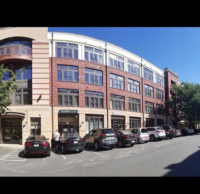 Building Photo - 2125 Southend Dr