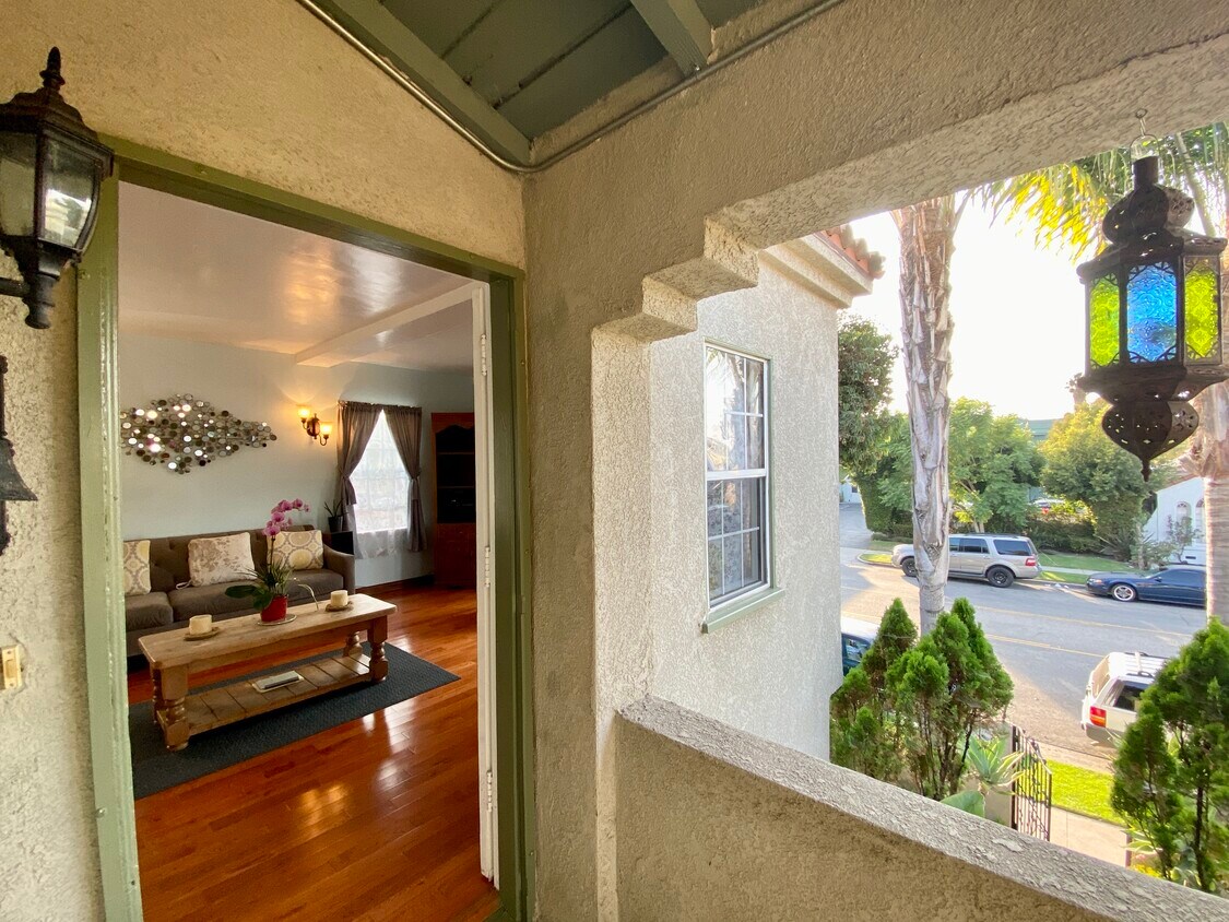 2920 S Redondo Blvd Unit Upper, Los Angeles, CA 90016 2920 S Redondo