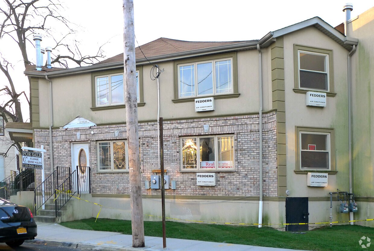 24052409 Brookhaven Ave, Far Rockaway, NY 11691 Apartments in Far