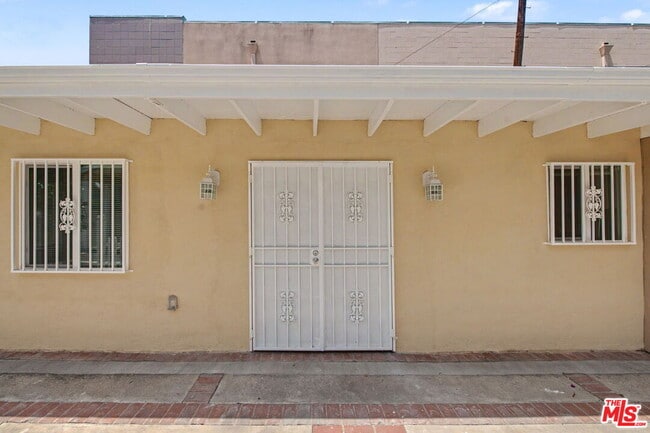 Building Photo - 2153 Glendon Ave