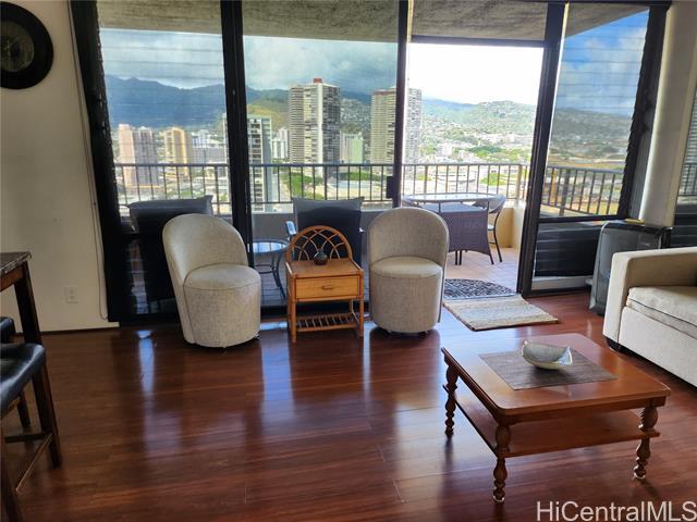 Building Photo - 2121 Ala Wai Blvd