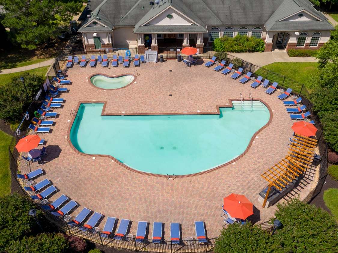 Cavalier Crossing Apartments in Charlottesville, VA