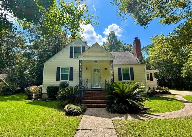Available now. Great 4 BR/2 BA Home in the... - Available now. Great 4 BR/2 BA Home in the...