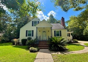 Building Photo - 27 Oak Forest Dr