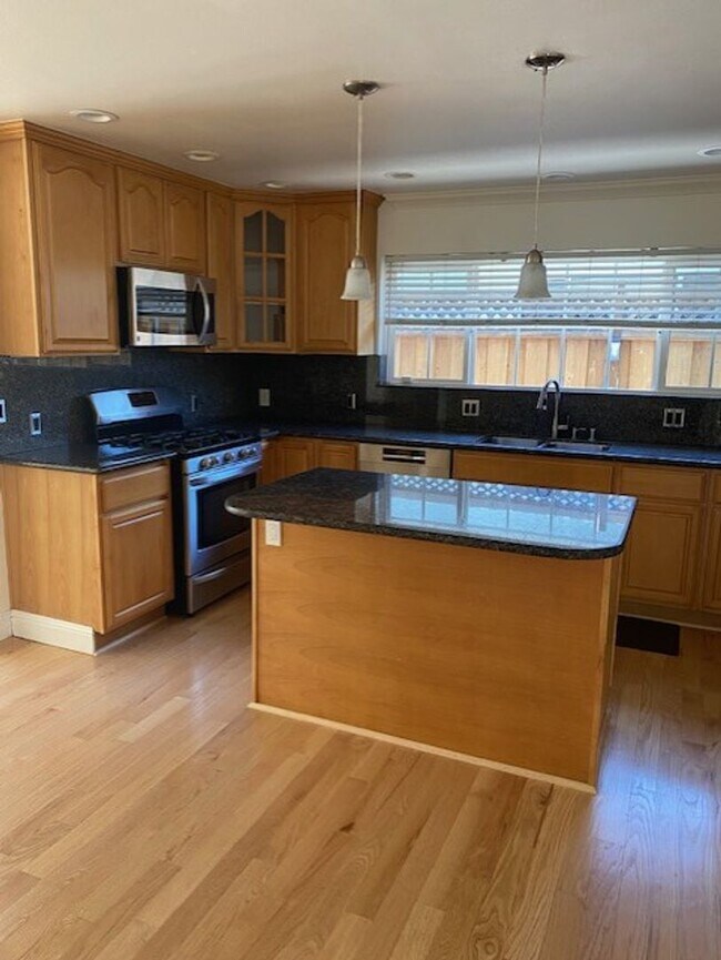Foto del edificio - Beautiful home with Campbell schools