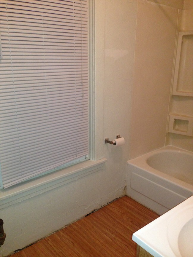 Foto del edificio - 526 E 7th St