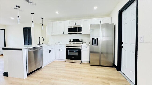 Foto del edificio - 7017 S Sandhurst Dr